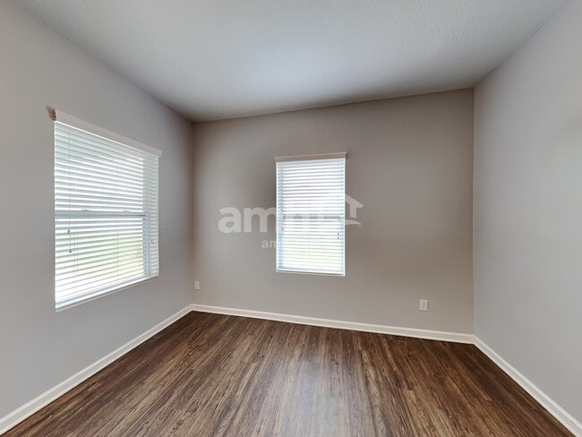 Photo - 4890 St James Ln