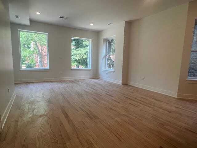 Photo - 3025 W Ainslie St