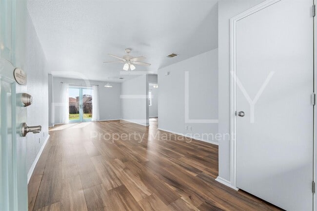 Photo - 505 Shale Dr