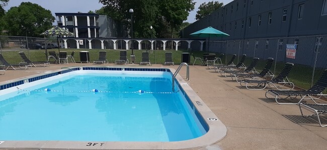 Pool - The 902 Apts