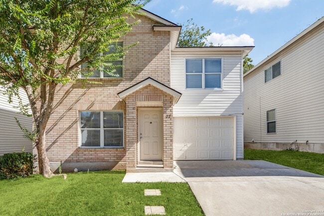 Building Photo - 22 McLennan Oak