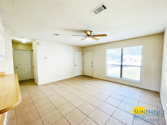 Photo - Beautiful 2 Bedroom Home in Fort Walton Beach!