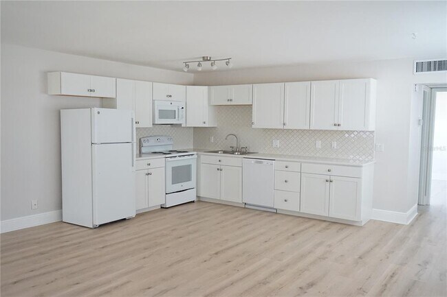 Photo - 1802 Bedford Terrace Unit 183