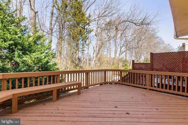 Photo - 704 Suffield Dr