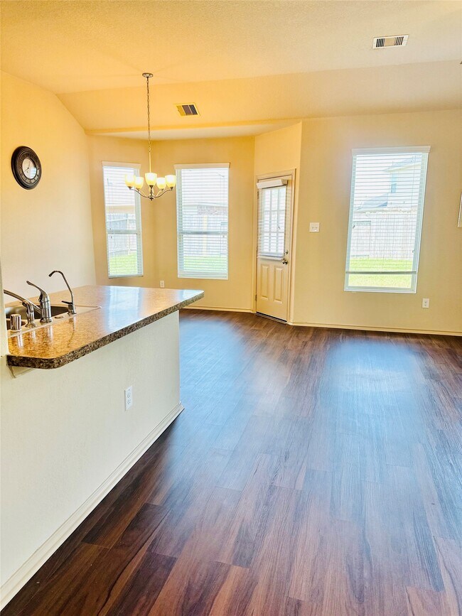 Photo - 5202 Lilac Hollow Ln