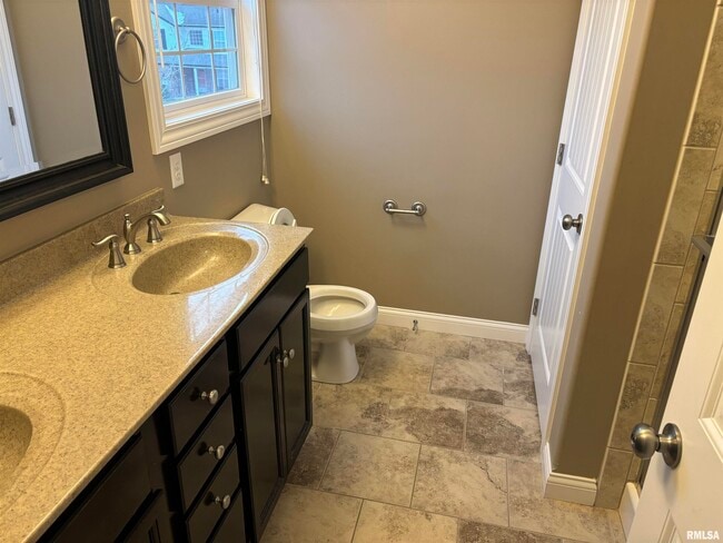 Photo - 2116 W Geneva Rd