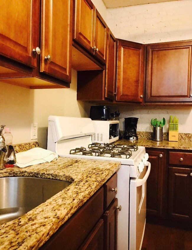 Photo - 468 Park Dr Unit c1