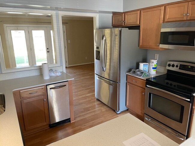 Photo - Gorgeous townhome in Kings Grant