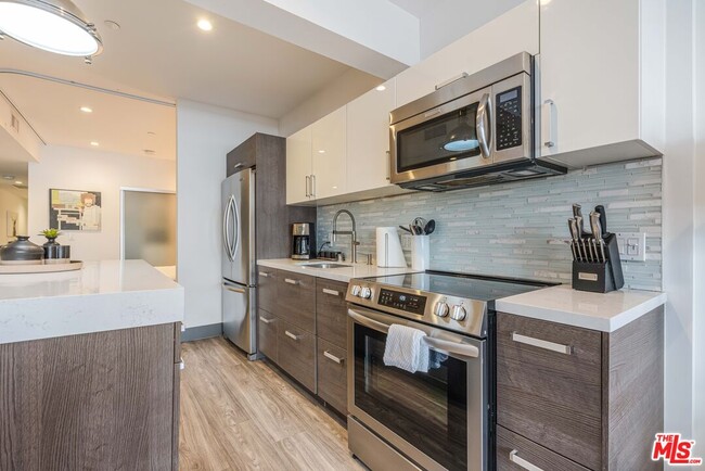 Photo - 932 S Hill St Unit 404