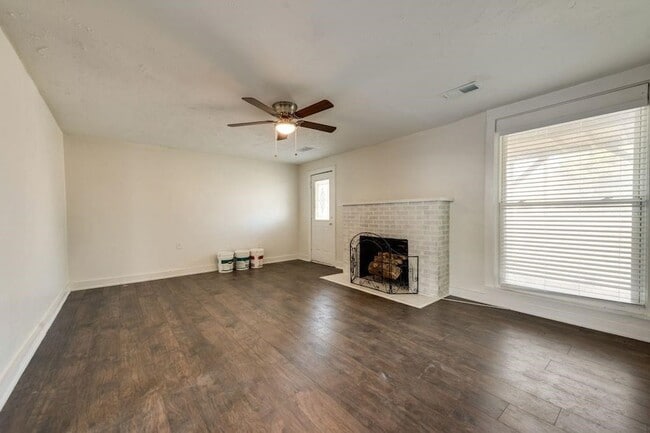 Photo - 618 W Purnell St
