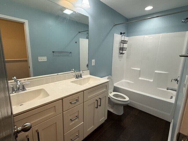 Photo - 133 Penry Ln