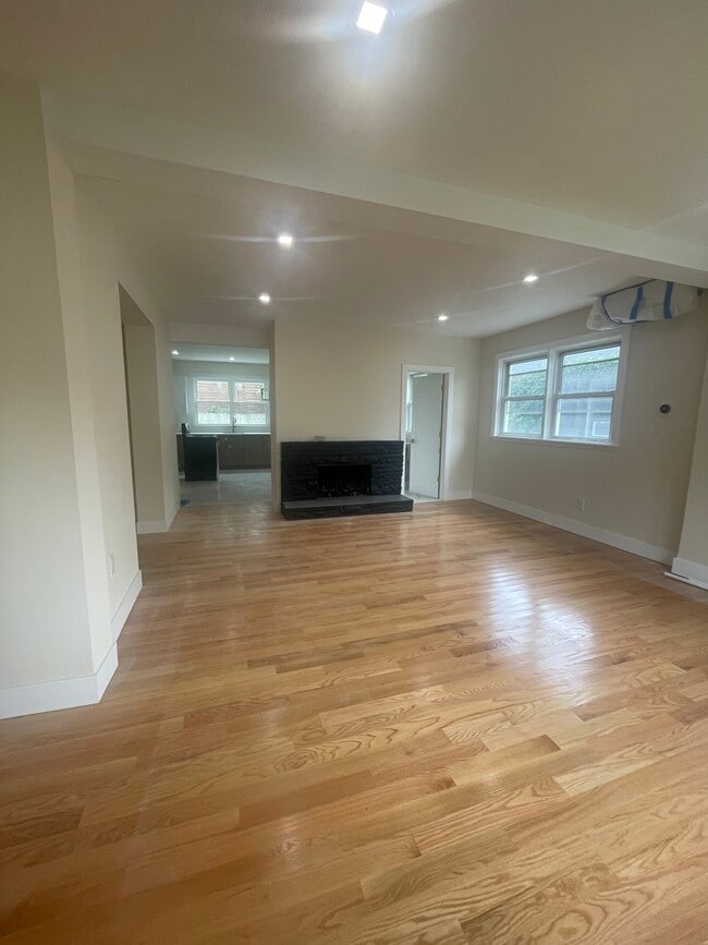 Building Photo - 83 Norwood Ave Unit 1 Rental
