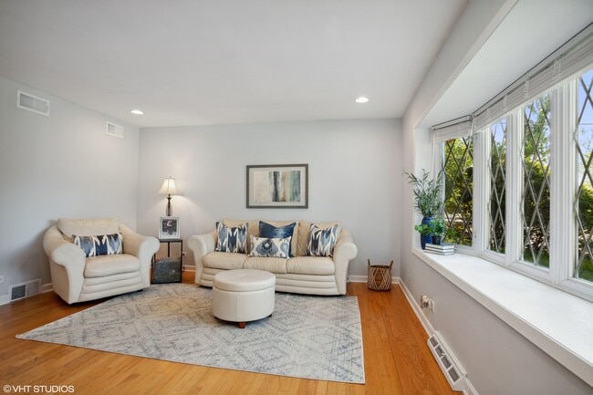 Photo - 309 E Madison St