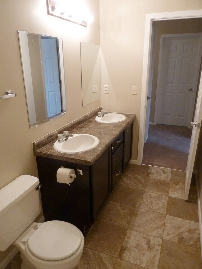 Photo - 585 Belland Ave