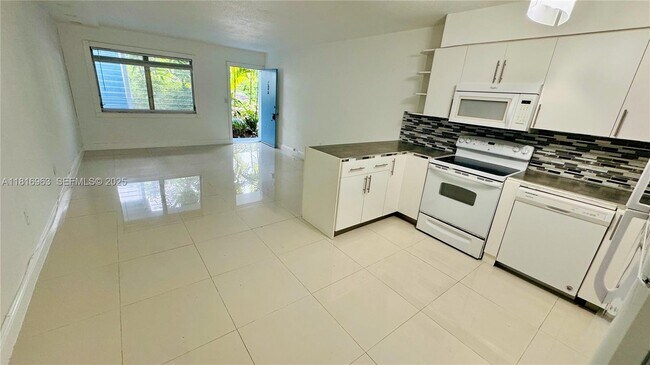 Photo - 1120 102nd St Unidad 7