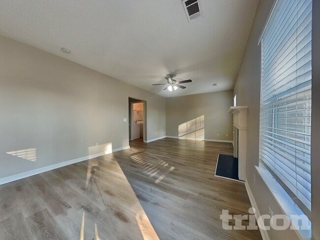 Photo - 816 Marcus Ln