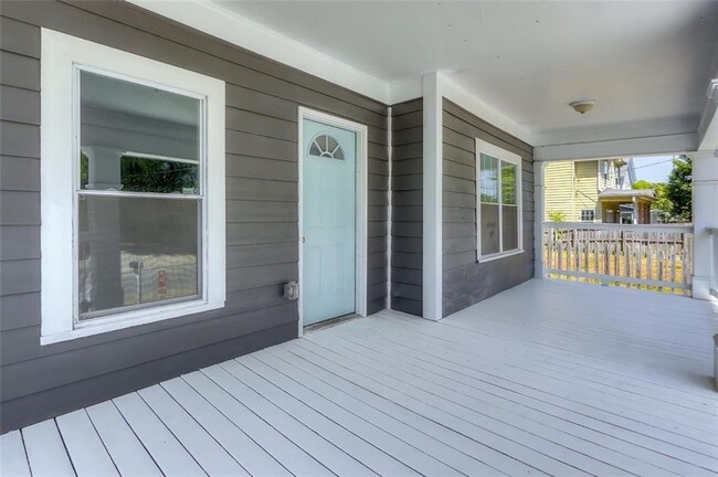 Photo - 679 Jones Ave NW