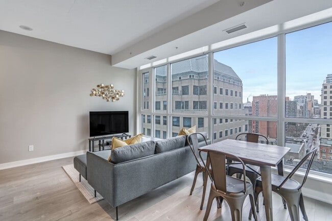 Photo - 199 Richmond St W Unité SI ID1471492P