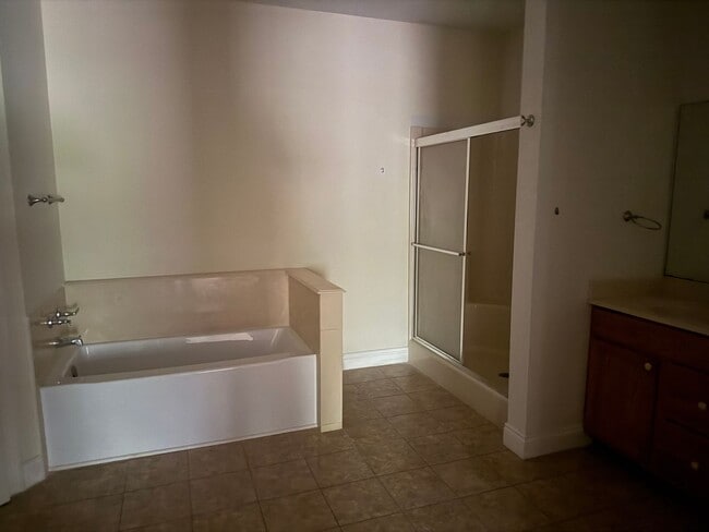 Photo - 252 Dedria Ln