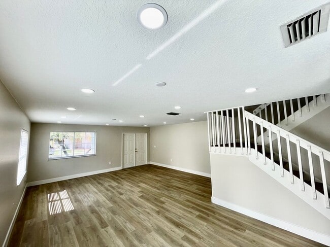 12149 NW 34th St