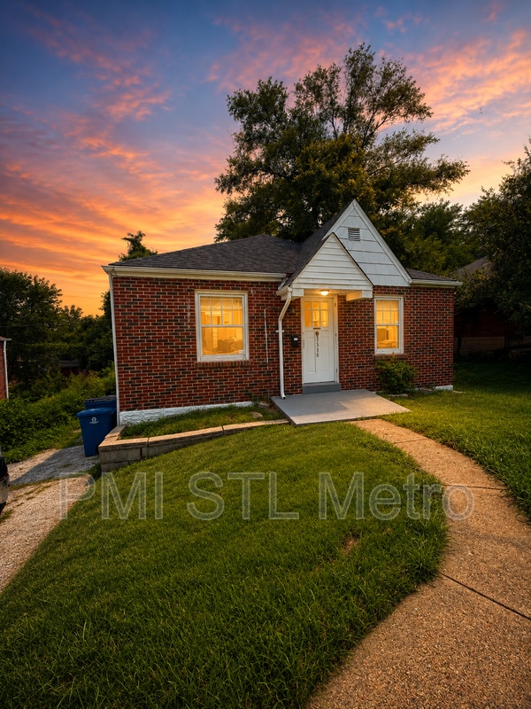 Building Photo - 5336 Fletcher St