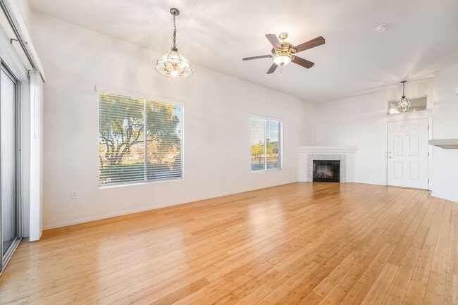 Photo - IMMACULATE 2 BEDROOM CONDO IN HENDERSON!