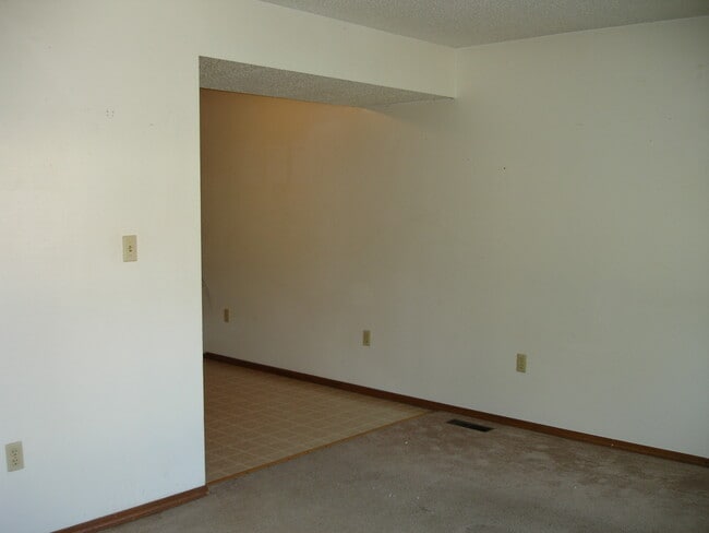 108 N Elm St