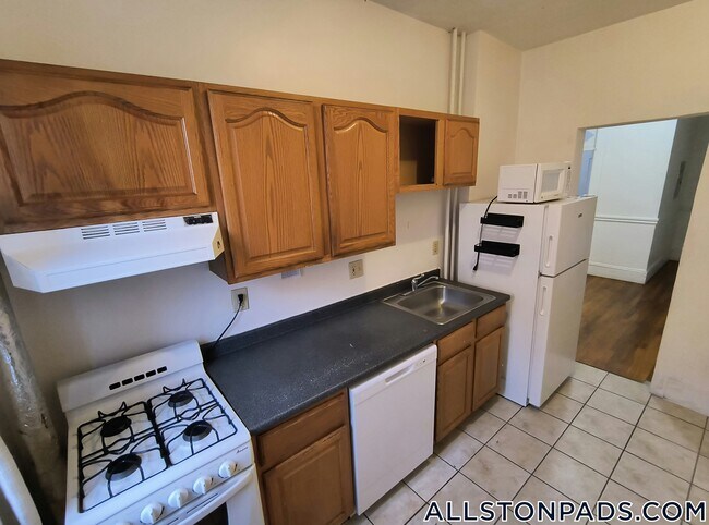 Photo - 1254 Commonwealth Ave Unidad 5