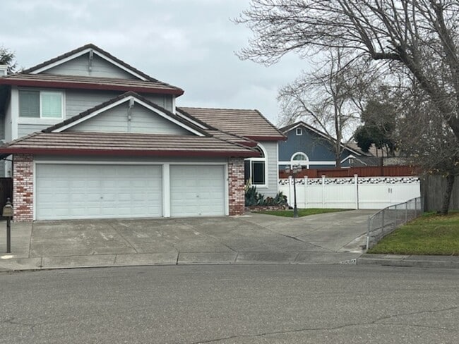 Building Photo - 7309 Roxanne Ln