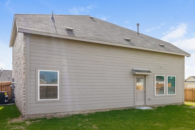 Building Photo - 488 Beechwood Hacienda Dr