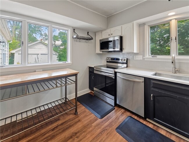 Photo - 140 Irvington Rd