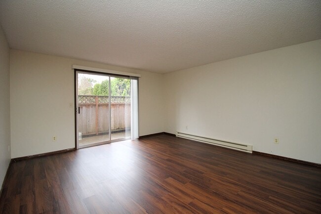 Photo - 14620 SE Woodland Way Unit 02