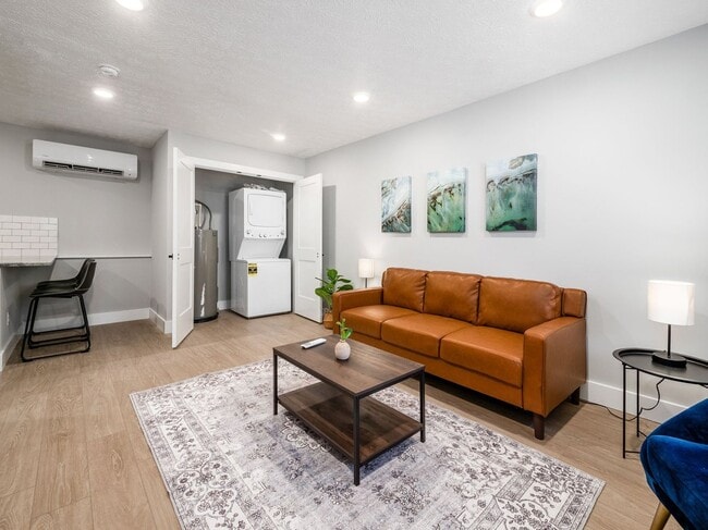 Photo - 494 Forest St