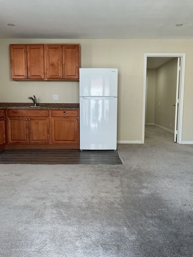 Photo - Los Caballeros #001 Unit 1B