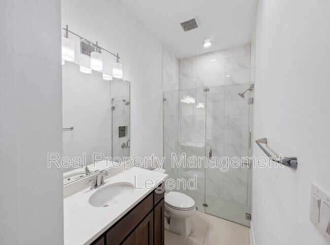 Photo - 809 Jamestown Ln