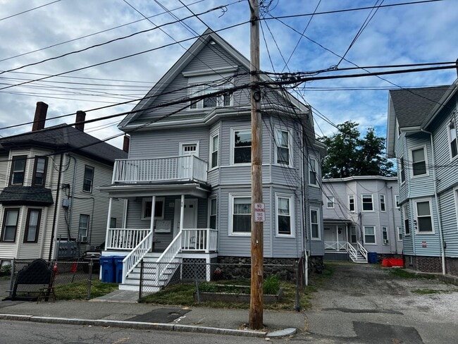 Building Photo - Robbins Street Residences Unit 5