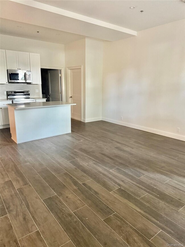 Photo - 108 Hempstead Turnpike