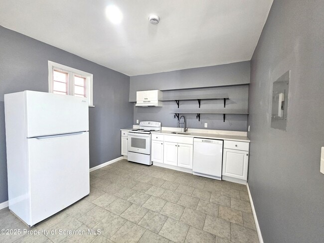 Photo - 125 N River St