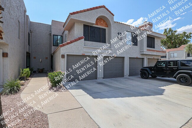 Photo - Elegant 2-Bedroom Condo with Fireplace and... Unidad 1013