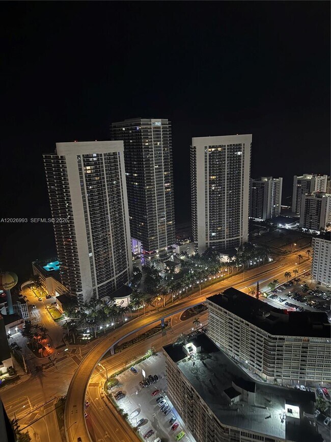 Photo - 1830 S Ocean Dr Unidad 3003