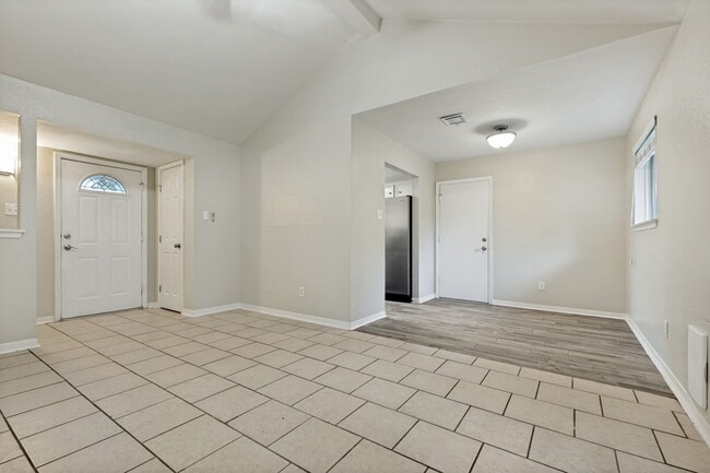 Photo - 2623 Foliage Green Dr