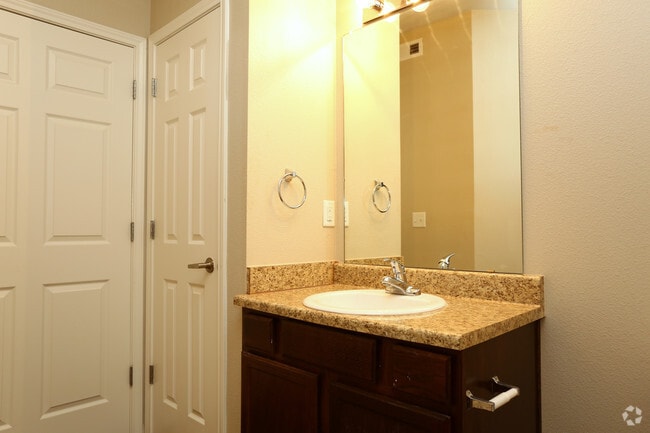 2BR-2BA 983sf First Bathroom