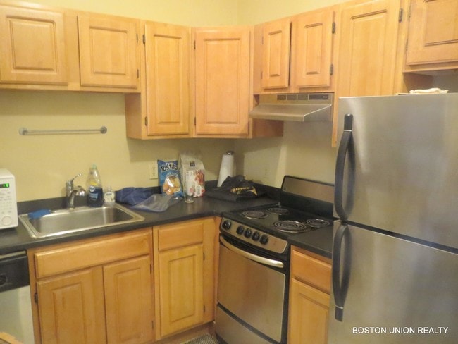 Photo - 587 Beacon St Unidad 3