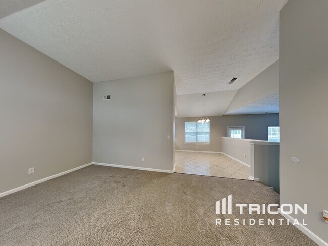 Photo - 717 Overlook Crest