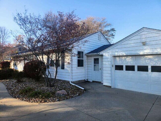 Photo - 1276 NE 52nd Ave