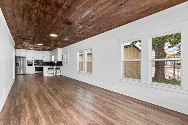 Photo - 1138 Fannin St