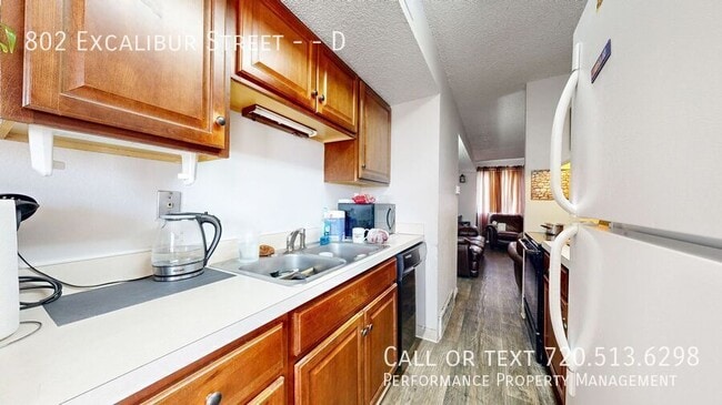 Photo - 802 Excalibur St Unit D
