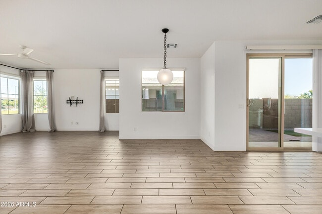 Photo - 2042 W Lariat Ln