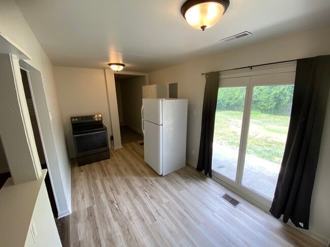 Photo - 3379 SW Clare Ave