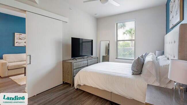 Photo - 14015 Univ Pass Unidad 3127